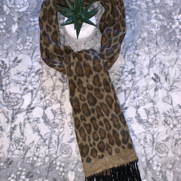 🐆 V.Fraas Cashmink Scarf/Wrap - Picture 3 of 5